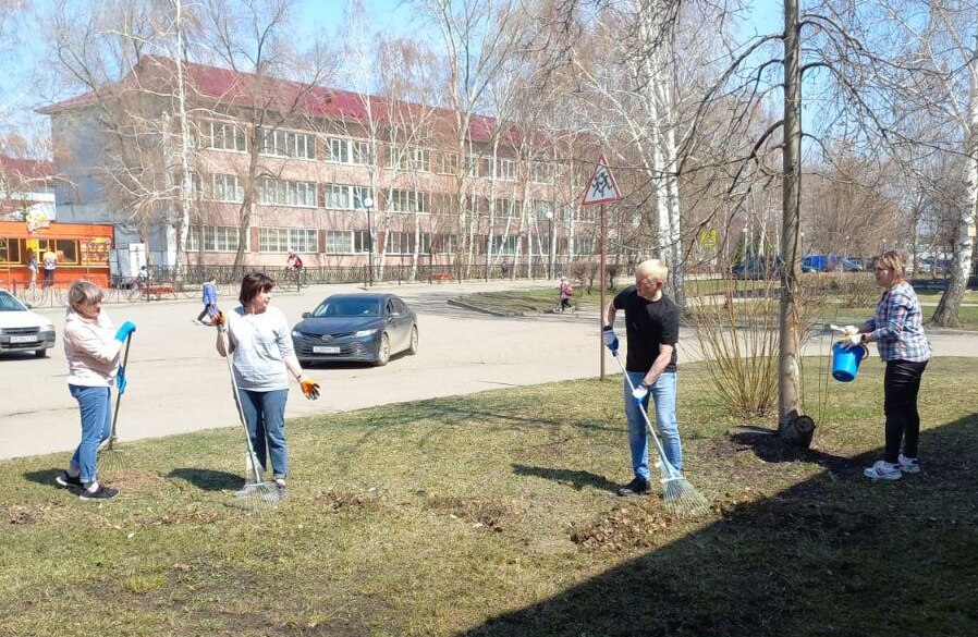 Субботники прошли сегодня в Белокурихе.