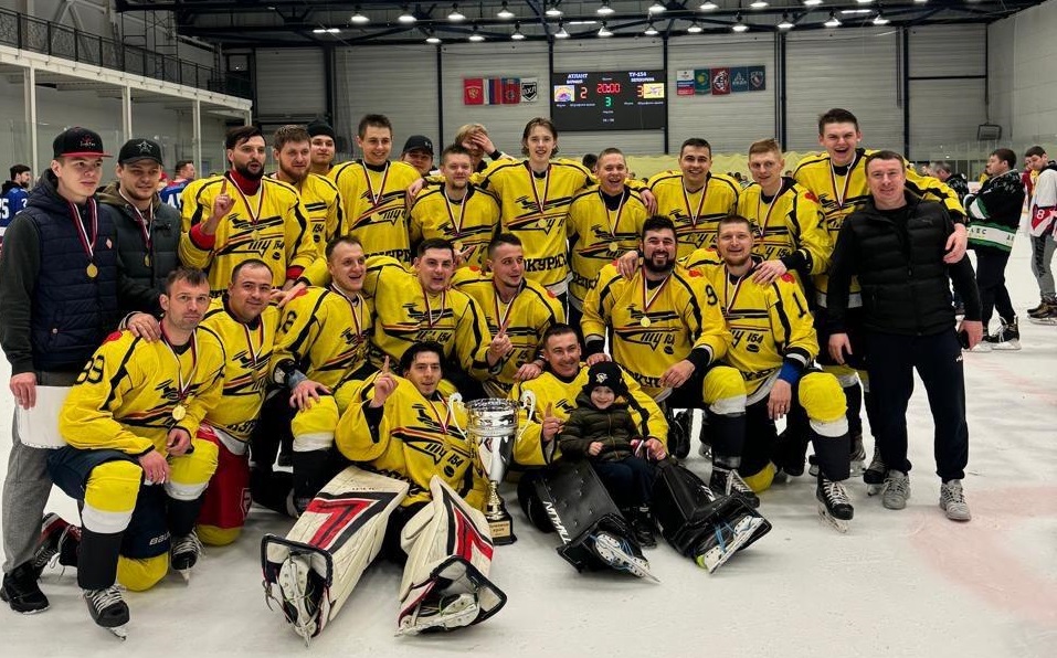 Белокурихинские хоккеисты стали чемпионами края.