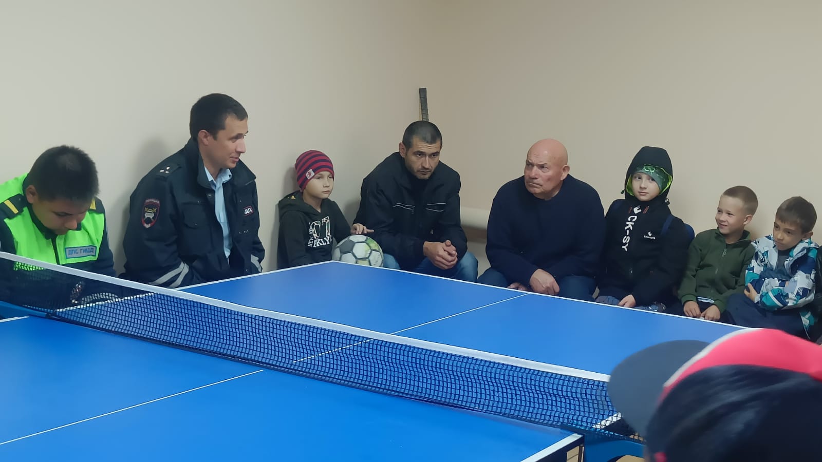 Сотрудники Госавтоинспекции провели встречу с родителями и воспитанниками детско-юношеской спортивной школы г. Белокуриха.