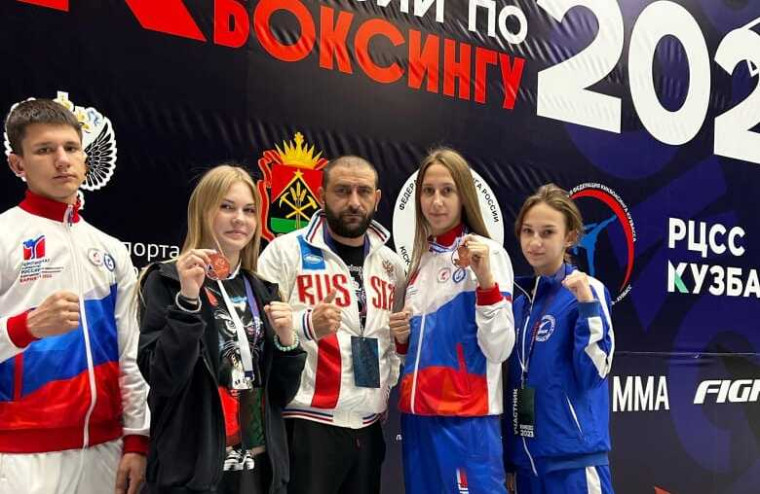 Воспитанницы ДЮСШ Белокурихи стали бронзовыми призерами первенства России. Воспитанницы ДЮСШ Белокурихи стали бронзовыми призерами первенства России.