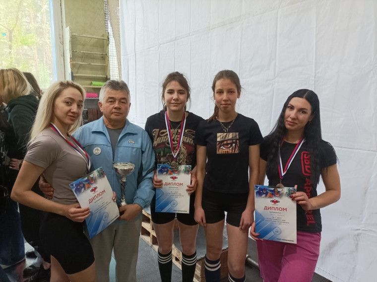 Анастасия Попова, Александр Малуда, Дарья Штыкова, Алёна Феофанова, Екатерина Бердина. Анастасия Попова, Александр Малуда, Дарья Штыкова, Алёна Феофанова, Екатерина Бердина.