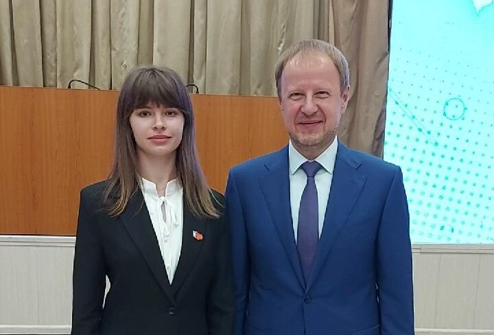 Ангелина Клетчёнок из Белокурихи встретилась с Виктором Томенко. Ангелина Клетчёнок из Белокурихи встретилась с Виктором Томенко.