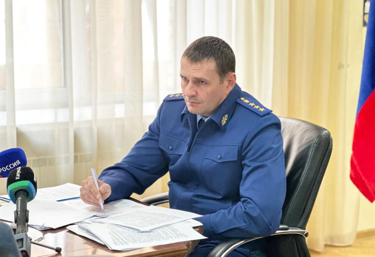 Дмитрий Демешин потребовал инициировать уголовное преследование. Дмитрий Демешин потребовал инициировать уголовное преследование.